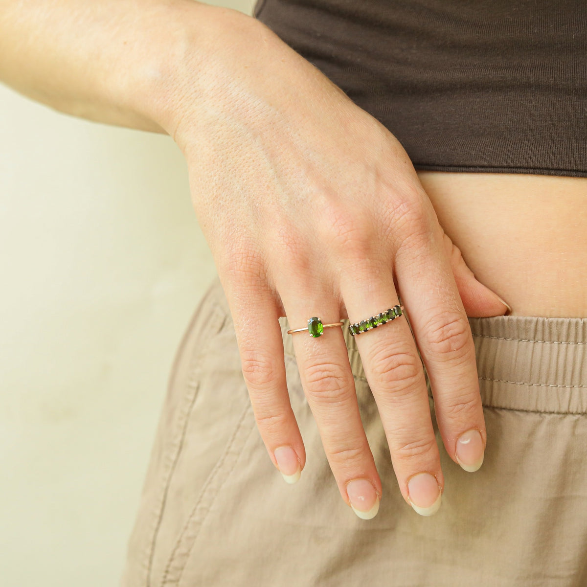 Peggy Oval Chrome Diopside ring | 9K